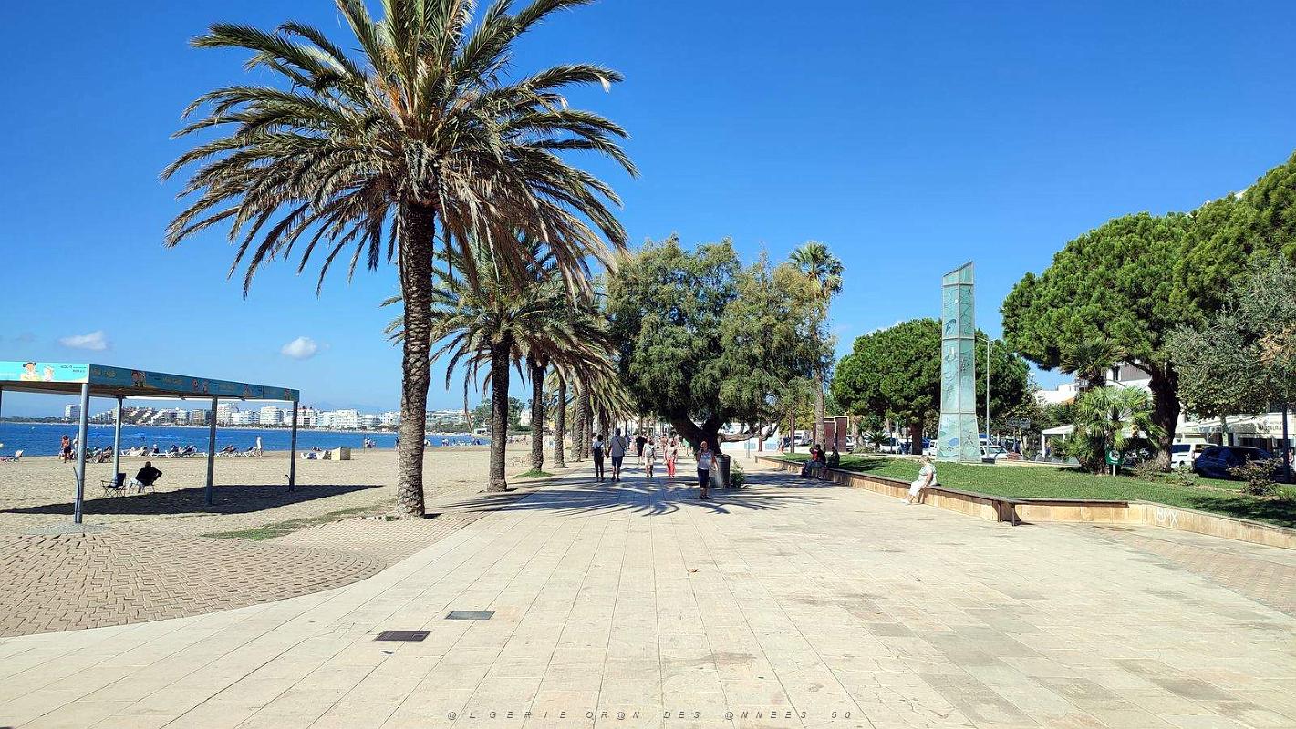 63 - Rosas - Paseo Maritime et Plage Nova.jpg